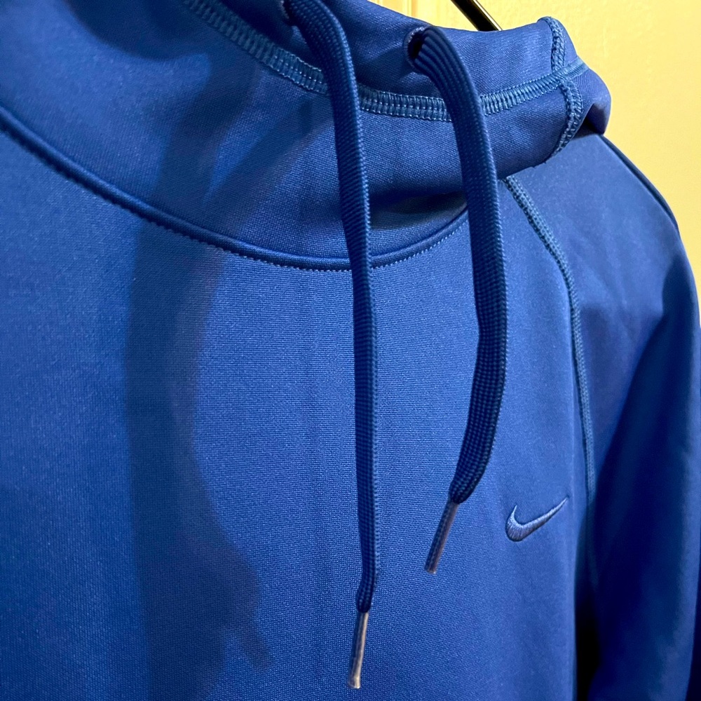 Nike Women’s Blue Therma-Fit Hoodie